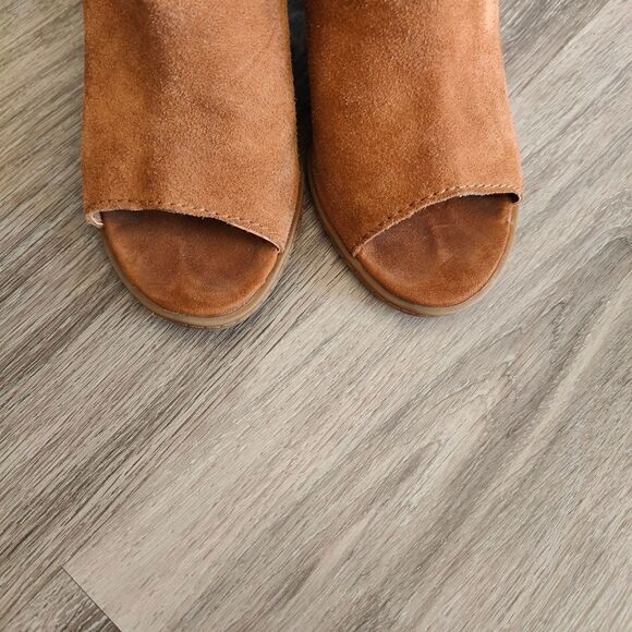 Dolce Vita Niomi Suede Bootie Ankle Boots - Picture 12 of 12